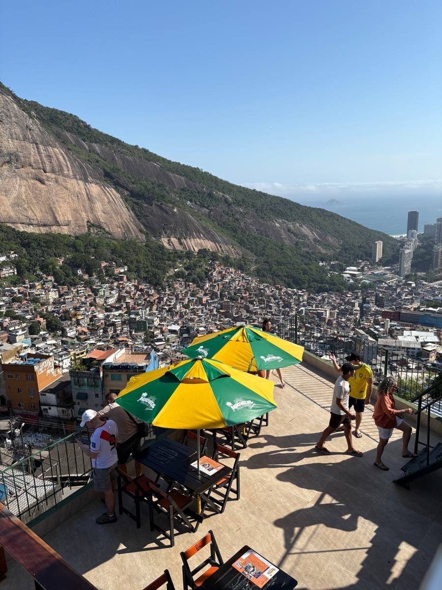 Terraço com vista da Rocinha